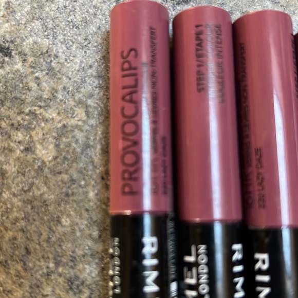 Long lasting lipstick - Picture 2 of 2